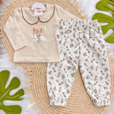 Conj. Blusa em Plush Manga Longa  Florzinhas e Calça - Areia